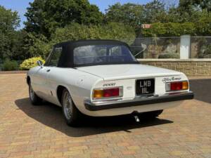 Image 3/50 of Alfa Romeo 2000 Spider Veloce (1972)