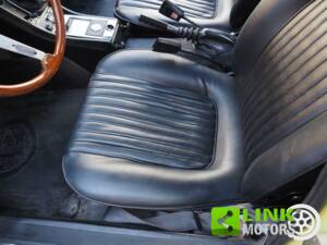 Image 6/10 of Alfa Romeo 2000 Spider Veloce (1975)