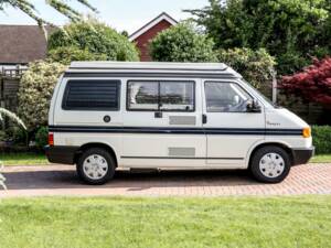 Image 33/37 of Volkswagen T4 California 2.0 (1996)