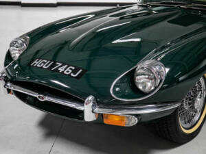 Image 8/23 de Jaguar E-Type (1970)