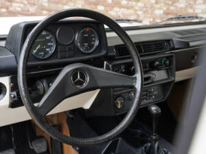 Afbeelding 26/50 van Mercedes-Benz 240 GD (SWB) (1980)