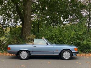 Image 34/50 de Mercedes-Benz 500 SL (1989)