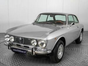 Bild 15/50 von Alfa Romeo 2000 GT Veloce (1975)