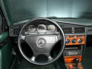 Afbeelding 15/30 van Mercedes-Benz 190 E 3.2 AMG (1992)