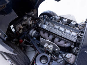 Image 30/33 of Jaguar E-Type (2+2) (1967)
