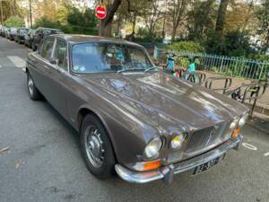 Bild 6/7 von Jaguar XJ 12 L (1974)