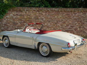 Image 21/50 of Mercedes-Benz 190 SL (1962)