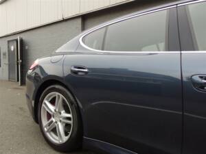 Image 27/99 of Porsche Panamera Turbo (2009)