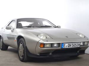 Image 2/20 de Porsche 928 S (1981)