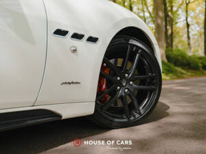 Image 11/48 of Maserati GranTurismo Sport (2013)