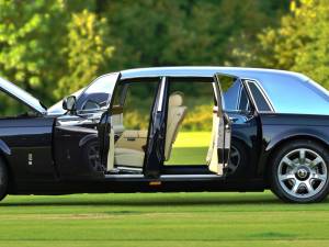 Image 24/50 of Rolls-Royce Phantom VII (2010)