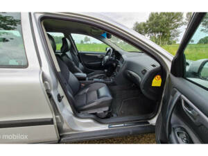 Immagine 17/46 di Volvo V 70 2.4 (2004)