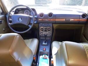 Afbeelding 2/12 van Mercedes-Benz 280 E (1977)