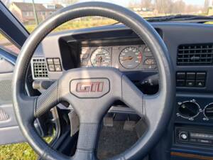 Image 18/27 de Peugeot 309 (1990)