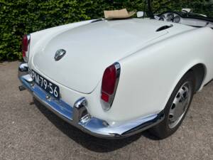 Image 27/28 of Alfa Romeo Giulia 1600 Spider (1962)