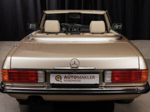 Immagine 26/71 di Mercedes-Benz 420 SL (1988)