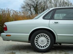 Image 27/50 of Jaguar XJ6 3.2 (1997)