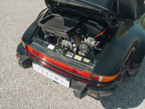 Image 76/83 de Porsche 911 Turbo 3.3 (1988)