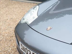 Image 15/50 of Porsche 911 Carrera 4S (2003)