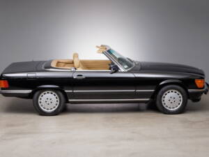 Image 8/36 of Mercedes-Benz 560 SL (1987)