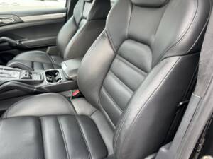 Bild 16/63 von Porsche Cayenne Turbo (2010)