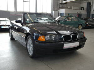 Imagen 23/40 de BMW 320i (1997)