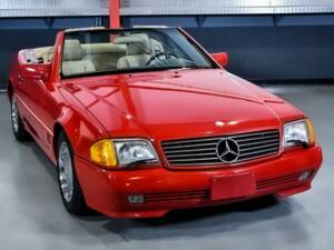 Afbeelding 4/7 van Mercedes-Benz 300 SL-24 (1991)