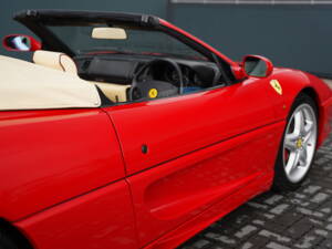 Image 39/50 of Ferrari F 355 Spider (1999)