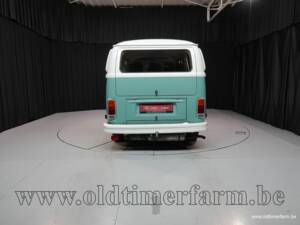 Immagine 7/15 di Volkswagen T2b Kombi (1978)