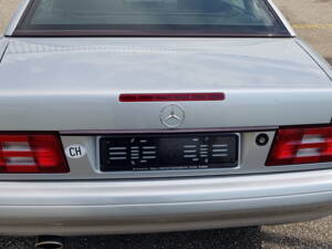 Image 5/12 de Mercedes-Benz SL 280 (2000)