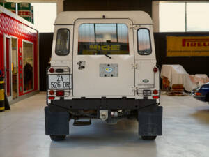 Bild 13/17 von Land Rover Defender 90 (1996)