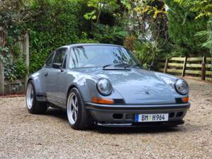 Image 8/100 of Porsche 911 Carrera 2 (1989)