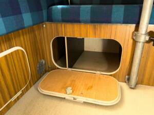 Image 21/59 of Volkswagen T2b Westfalia (1973)