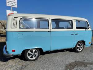 Bild 2/13 von Volkswagen T2b Camper (1973)