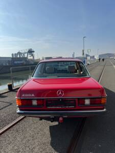 Afbeelding 7/65 van Mercedes-Benz 200 D (1982)