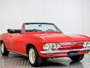 Image 2/50 of Chevrolet Corvair Monza Convertible (1966)
