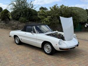 Bild 46/50 von Alfa Romeo Spider Veloce 2000 (1972)