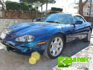 Image 1/10 of Jaguar XK8 4.0 (1997)