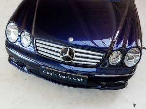 Image 22/38 of Mercedes-Benz CL 55 AMG (2003)