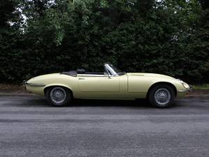 Image 7/16 of Jaguar E-Type V12 (1971)