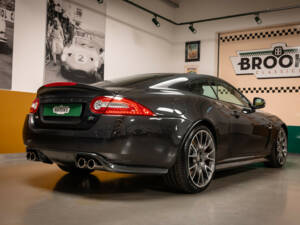 Image 39/45 of Jaguar XKR (2010)