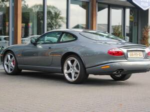 Immagine 5/7 di Jaguar XKR (2004)