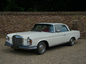 Immagine 1/50 di Mercedes-Benz 280 SE 3,5 (1970)