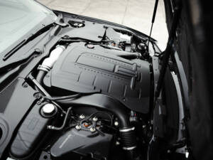 Image 13/33 of Jaguar XKR (2008)