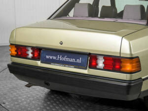 Image 27/50 de Mercedes-Benz 190 E (1986)