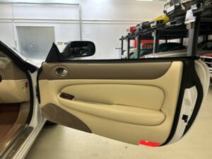 Immagine 16/28 di Jaguar XK8 4.0 (1997)