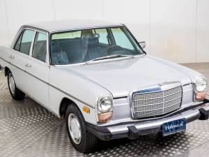 Image 17/50 of Mercedes-Benz 240 D (1976)