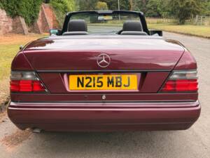 Bild 25/32 von Mercedes-Benz E 220 (1996)