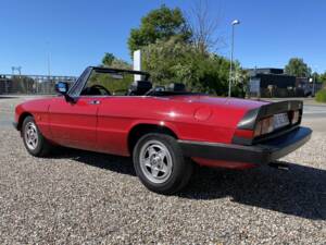 Image 3/56 of Alfa Romeo 2.0 Spider (1986)