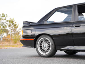 Image 32/91 de BMW M3 Sport Evo (1990)
